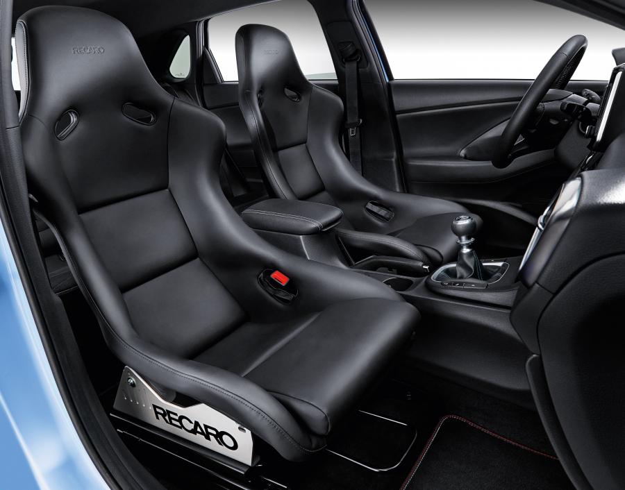 Интерьер Hyundai i30 N with N-Thusiast Parts (PD) 2017 года  (фото 6 из 6)